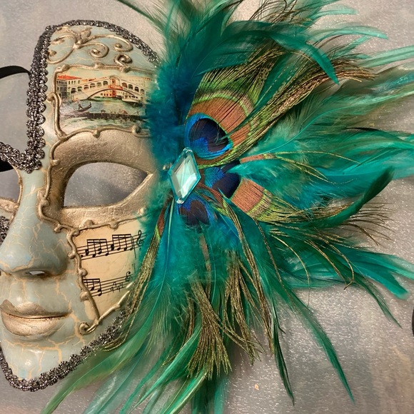 Masquerade Mask - Picture 2 of 5